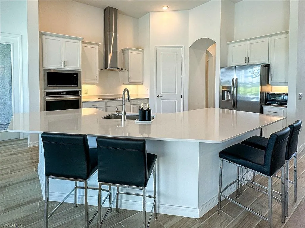 6082 Artisan Court - The National - Sanchez — Photo 3