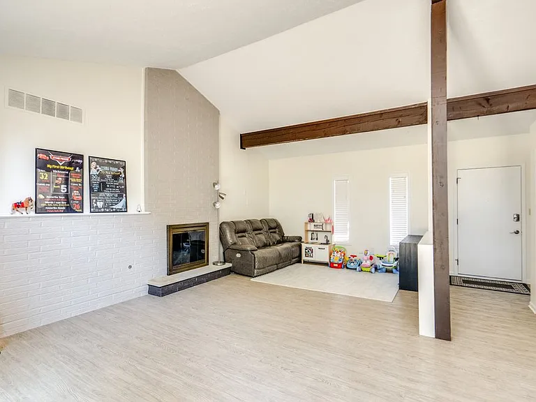 7708 Delaware Dr — Photo 5