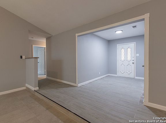 2nd image of 2827 Barrel Oak St
