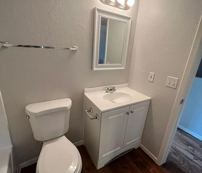 2820 E Kathleen Rd #103 — Photo 4
