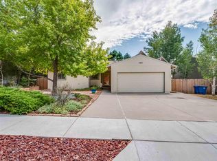 1920 Camino Manzana, Los Alamos, NM 87544