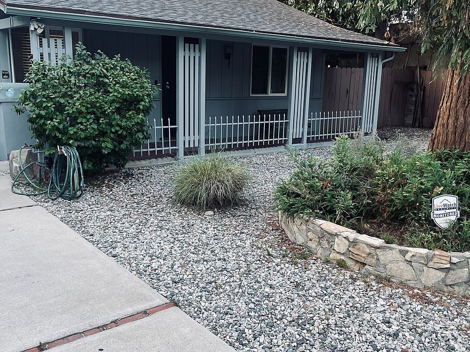 2nd image of 11704 La Maida St
