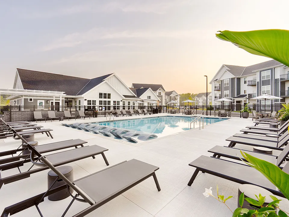 Apex at Verona Resort Style Pool