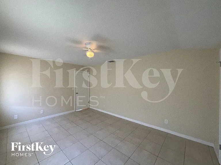 4304 N Shore Dr — Photo 10