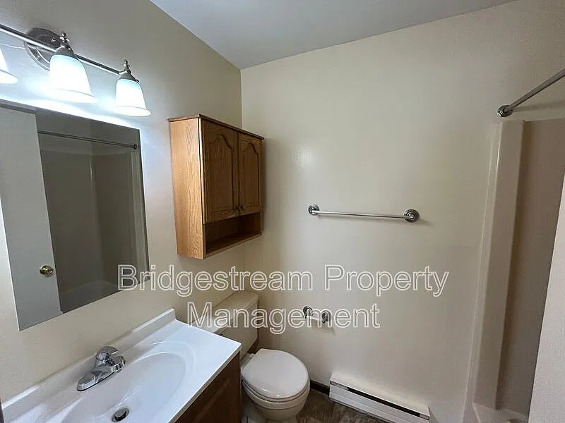 Studio, 1.0 bath, $695 — Photo 2
