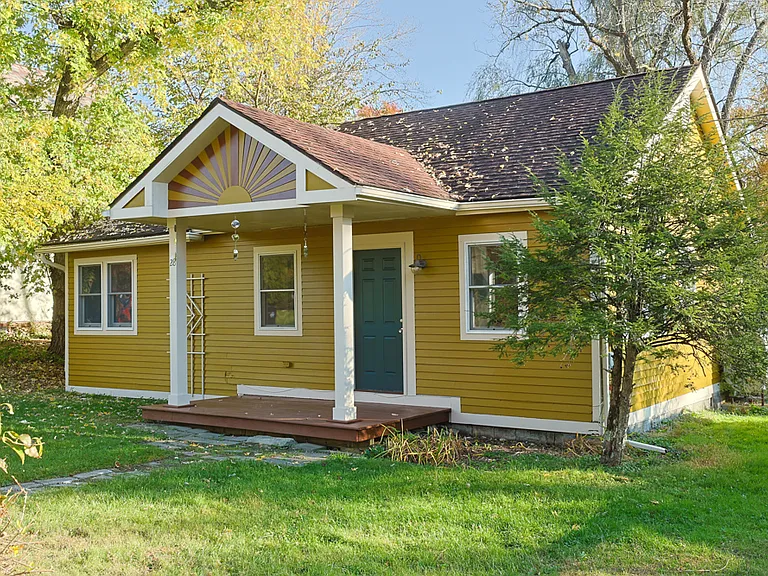 28 Mulford Ave — Photo 23