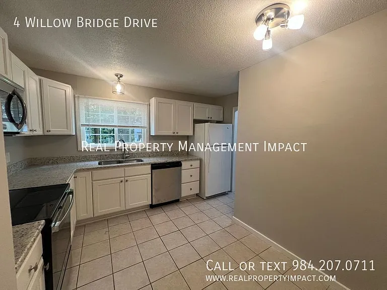 4 Willow Bridge Dr — Photo 12