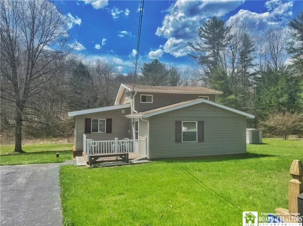 271 Dodge Rd, Frewsburg, NY 14738