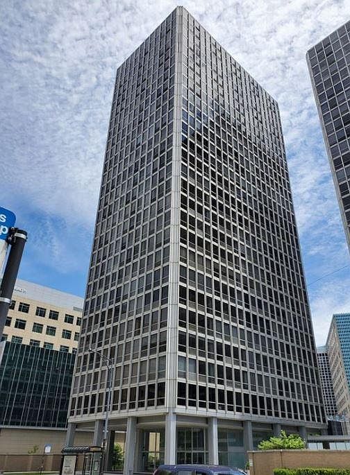 1st image of 340 W Diversey Pkwy #2714