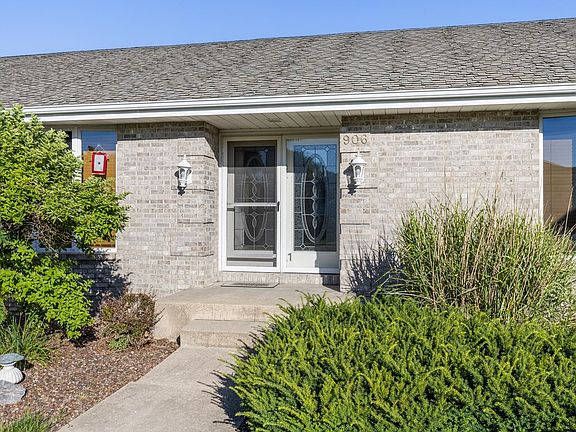 4th image of 906 Bedford Dr