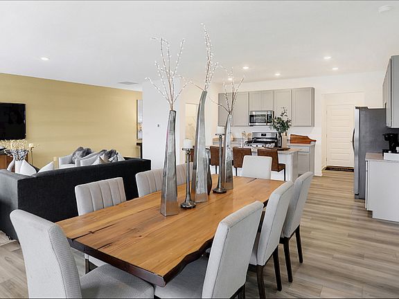 3rd image of 3575 Pinnacle Dr