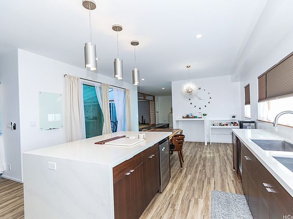 4th image of 3468 Keanu St