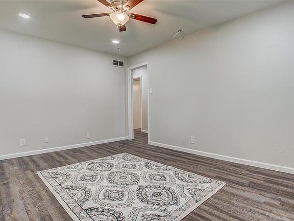 4th image of 322 W Coral Way