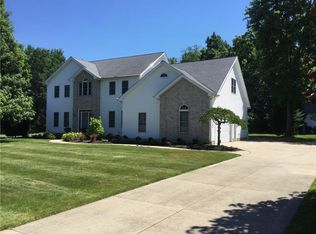 725 Lorenwood Dr, Hermitage, PA 16148