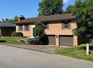 41 Keeneland Dr, Huntington, WV 25705