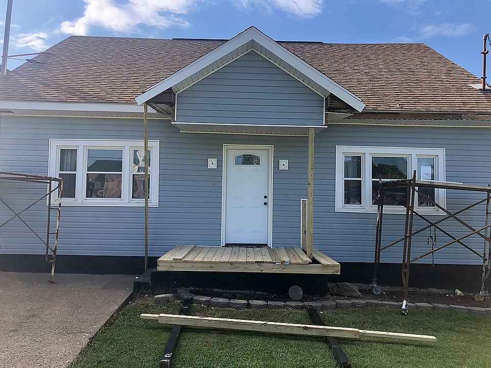 2nd image of 596 Grandview St