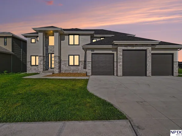 3638 S 217th St, Elkhorn, NE 68022