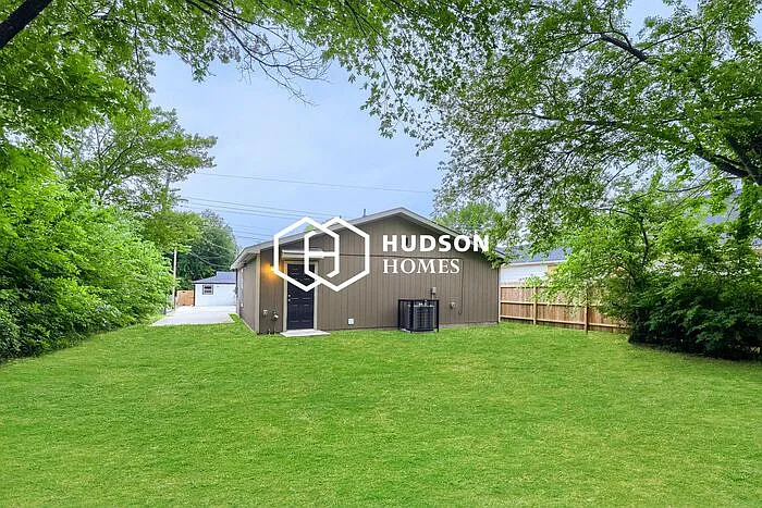 4525 Metropolitan Ave — Photo 12