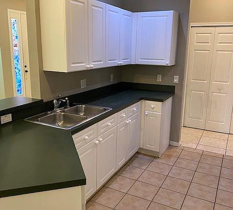 3rd image of 3645 Oakdale 105 Cir