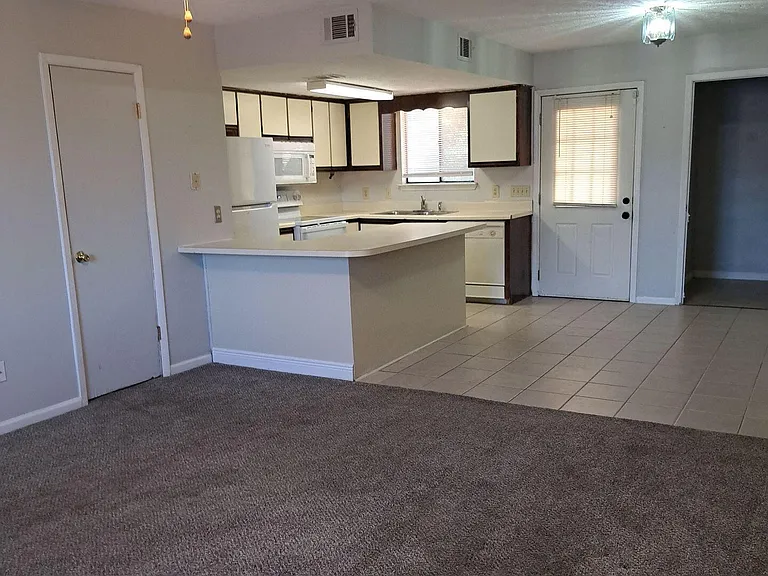 4837 S Lakewood Dr — Photo 6
