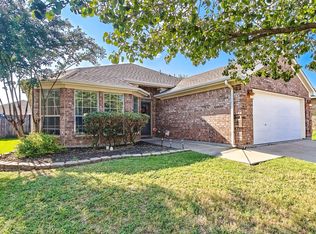 10820 Middleglen Rd, Haslet, TX 76052