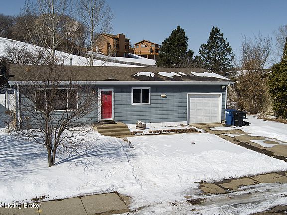 2nd image of 611 7th Ave E