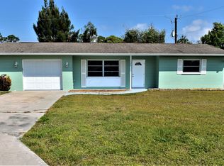 1480 Crest Dr, Englewood, FL 34223