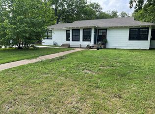 304 Williams Ave #1/2, Cleburne, TX 76033