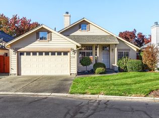 1196 Osprey Dr, Grants Pass, OR 97526