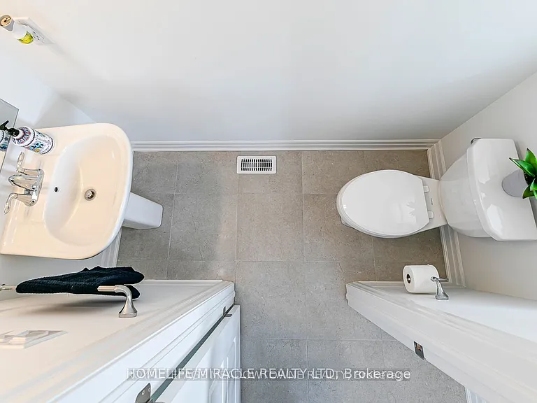 3133 Moss Gdns — Photo 21