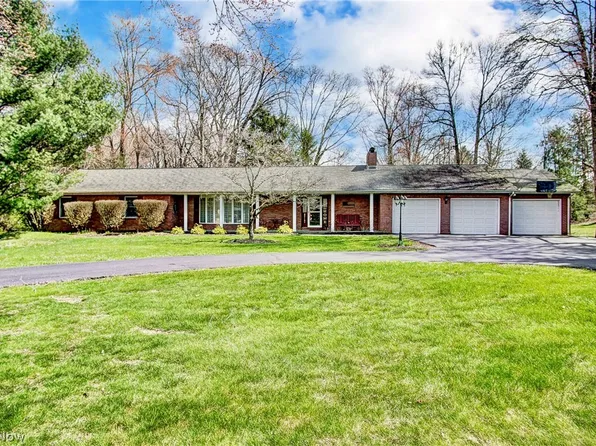 5180 Heritage Dr, Nashport, OH 43830