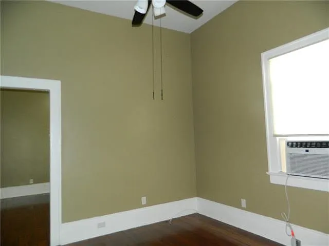 733 Elmira Ave — Photo 9