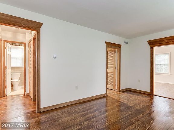 5th image of 10900 Devin Pl