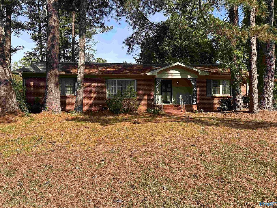 1st image of 1420 Carol Ln SE