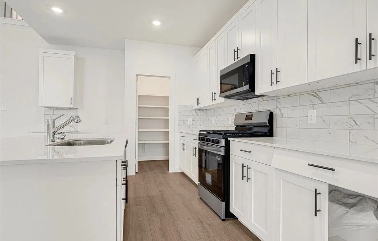 4 bed, 2548 sqft, $2,800 — Photo 1