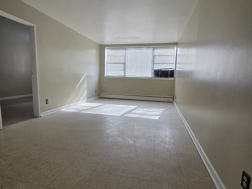 2425 Shelby St #4A