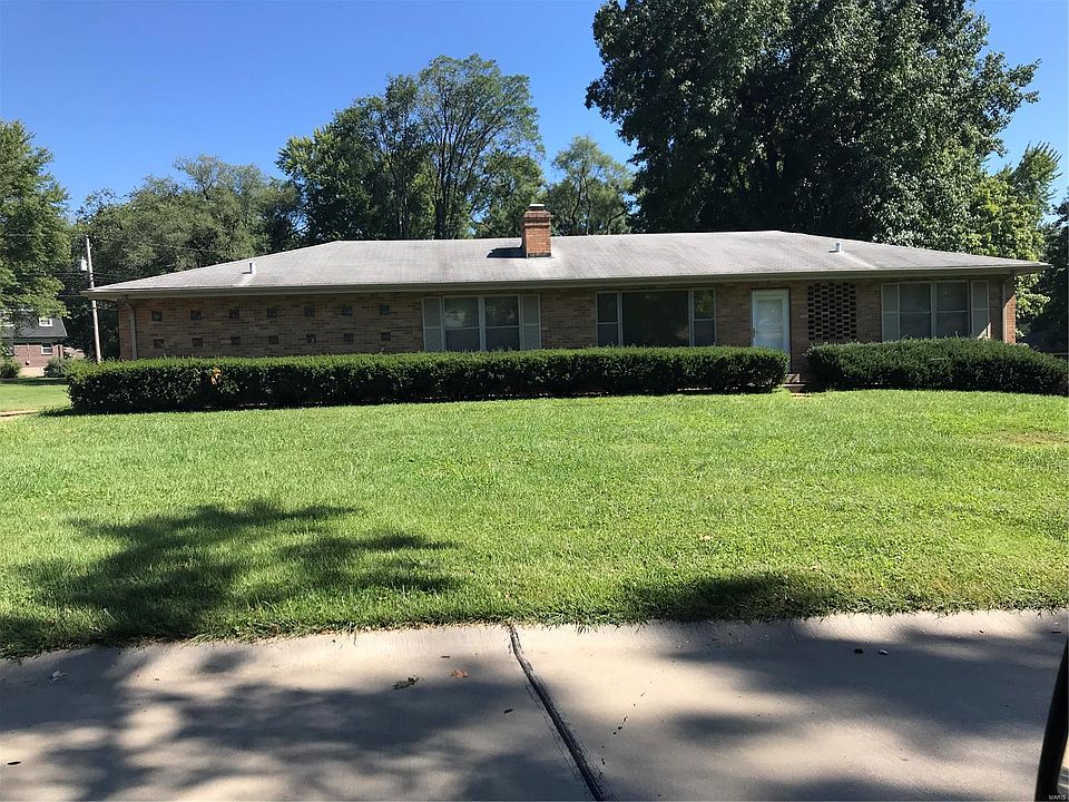 1st image of 18 Denise Dr