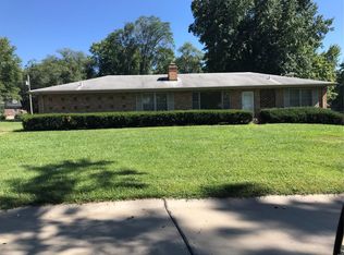 18 Denise Dr, Florissant, MO 63033