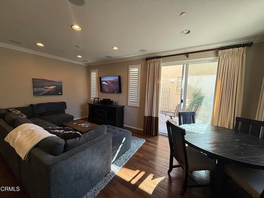 4 bed, 3.0 bath, 1565 sqft, $4,000 — Photo 4