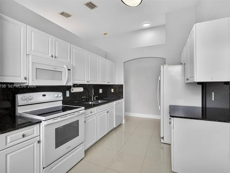 2151 Umbrella Cay — Photo 13