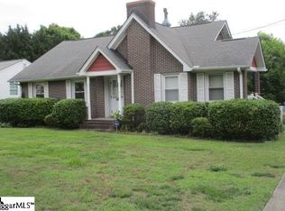 210 Donnan Rd, Taylors, SC 29687