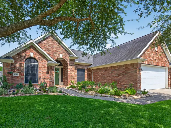 8014 Caribou Ct, Baytown, TX 77523