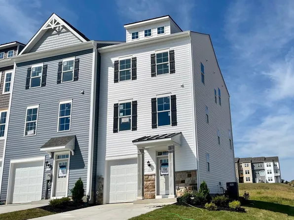 137 Mossdale Blvd, Falling Waters, WV 25419