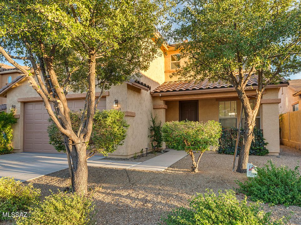1st image of 611 W Camino Sorpresa