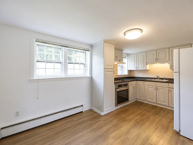 670 Main St #1 — Photo 10