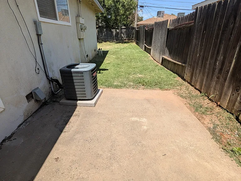 10143 De Soto Way — Photo 13