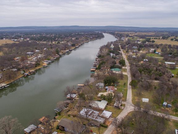 2nd image of 1002 S Lakeside Dr
