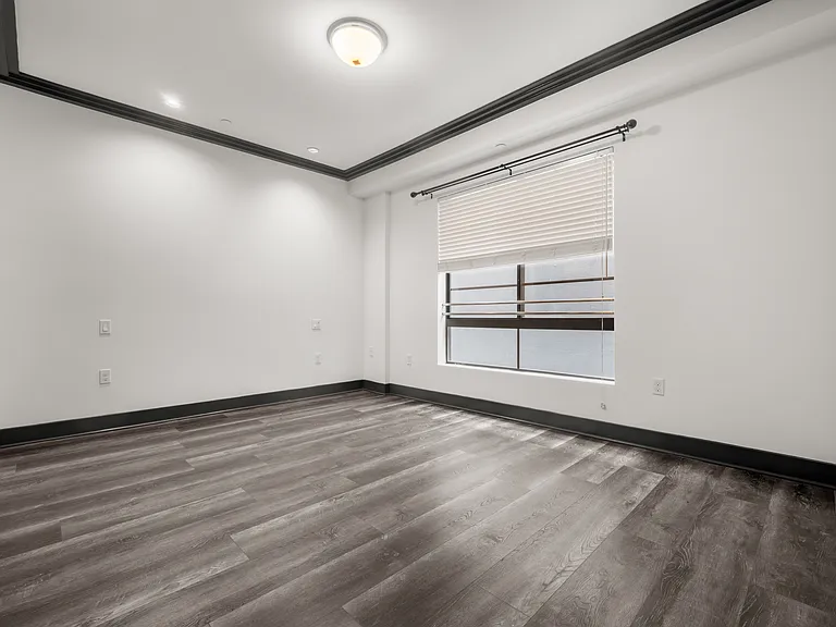 2131 S Beverly Glen — Photo 31