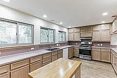 2203 Farnswood Cir — Photo 11