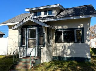 322 10th St NW, Hibbing, MN 55719